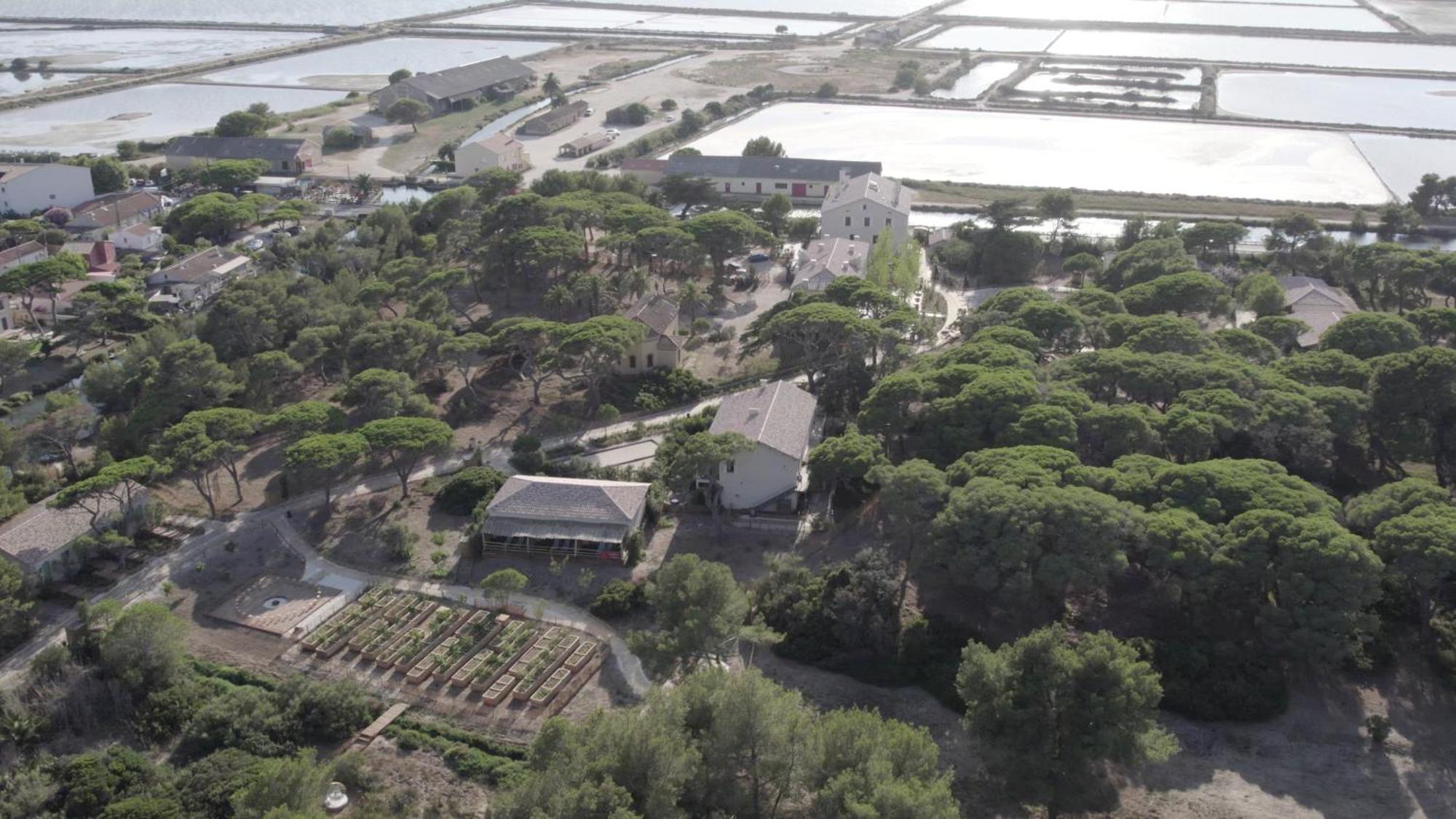 Le Hameau Des Pesquiers Ecolodge & Spa, Curio Collection By Hilton Hyeres Exterior photo The salt works at Guérande