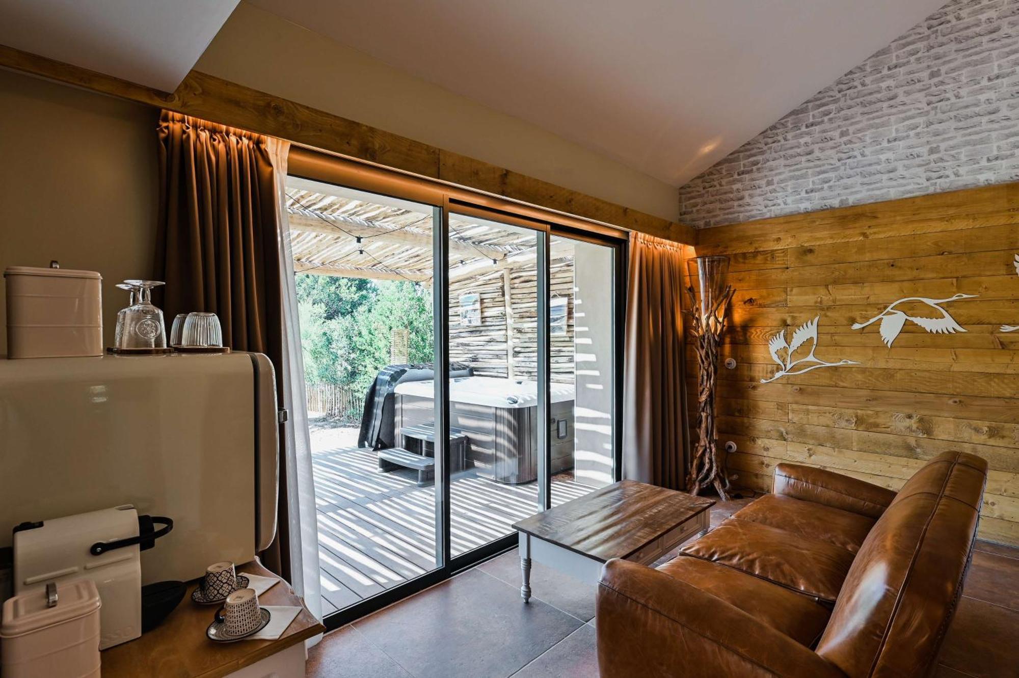 Le Hameau Des Pesquiers Ecolodge & Spa, Curio Collection By Hilton Hyeres Exterior photo