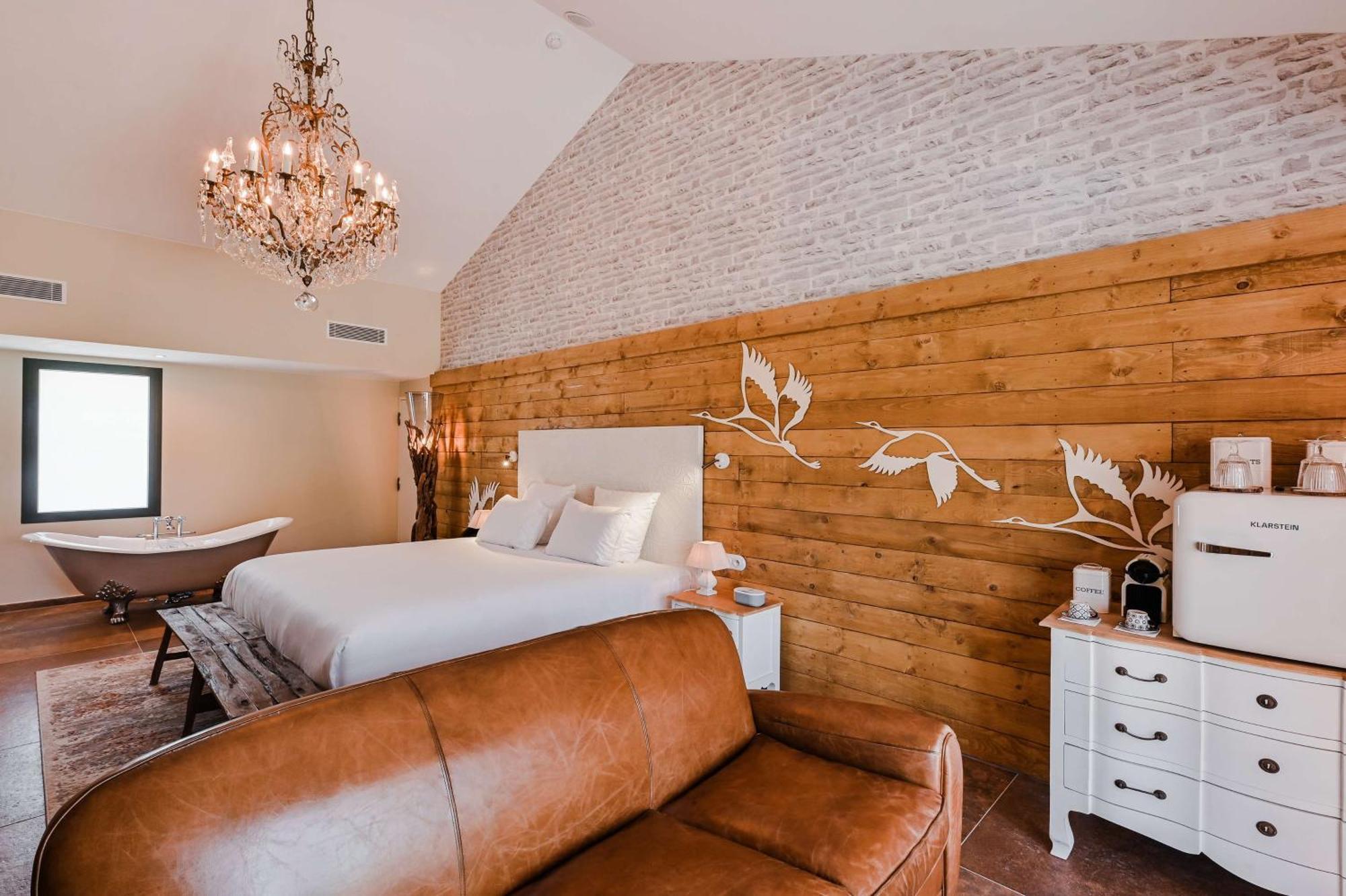 Le Hameau Des Pesquiers Ecolodge & Spa, Curio Collection By Hilton Hyeres Exterior photo