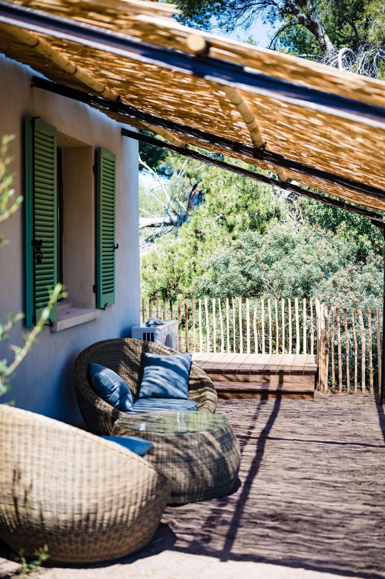 Le Hameau Des Pesquiers Ecolodge & Spa, Curio Collection By Hilton Hyeres Exterior photo