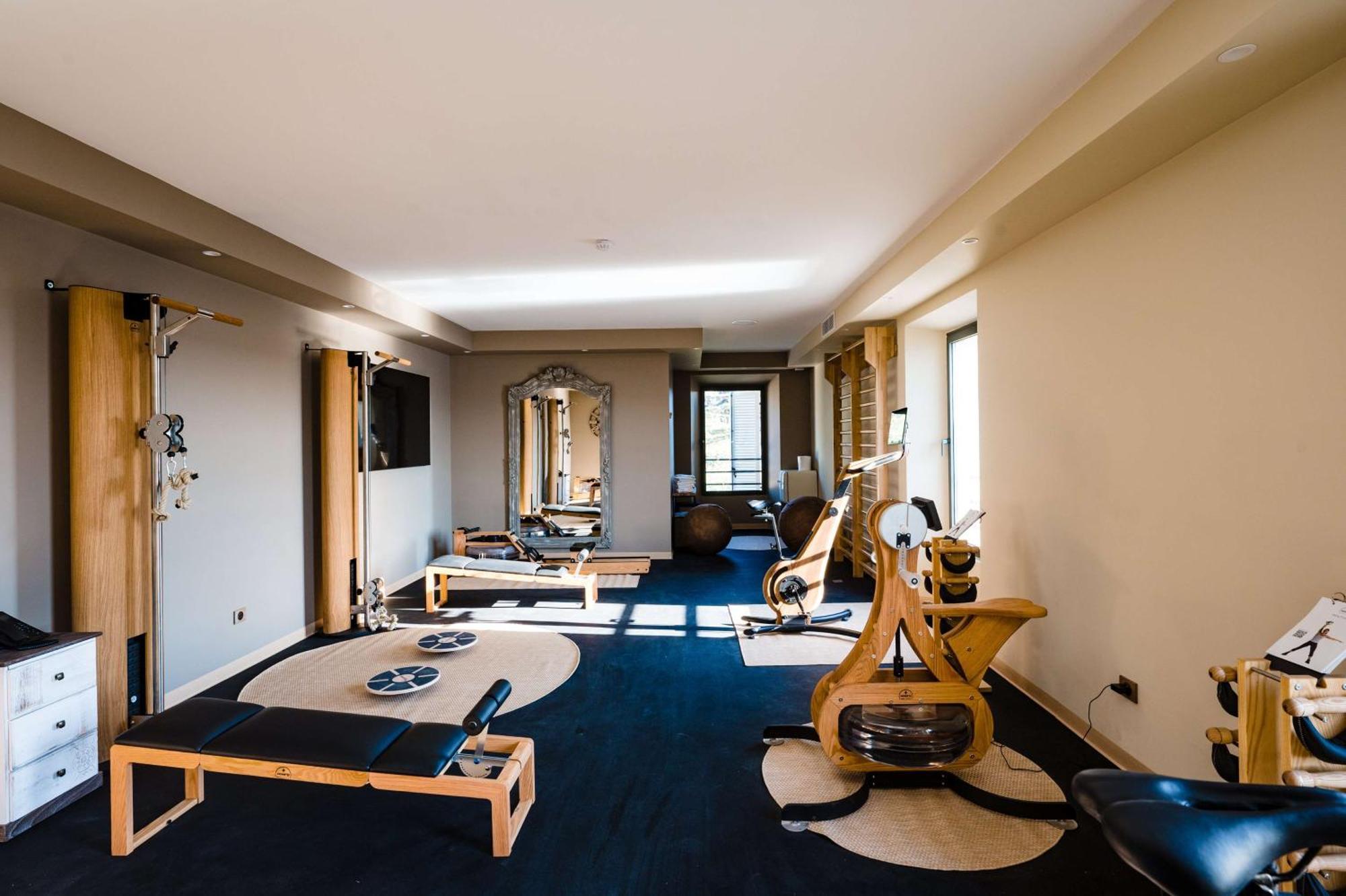 Le Hameau Des Pesquiers Ecolodge & Spa, Curio Collection By Hilton Hyeres Exterior photo