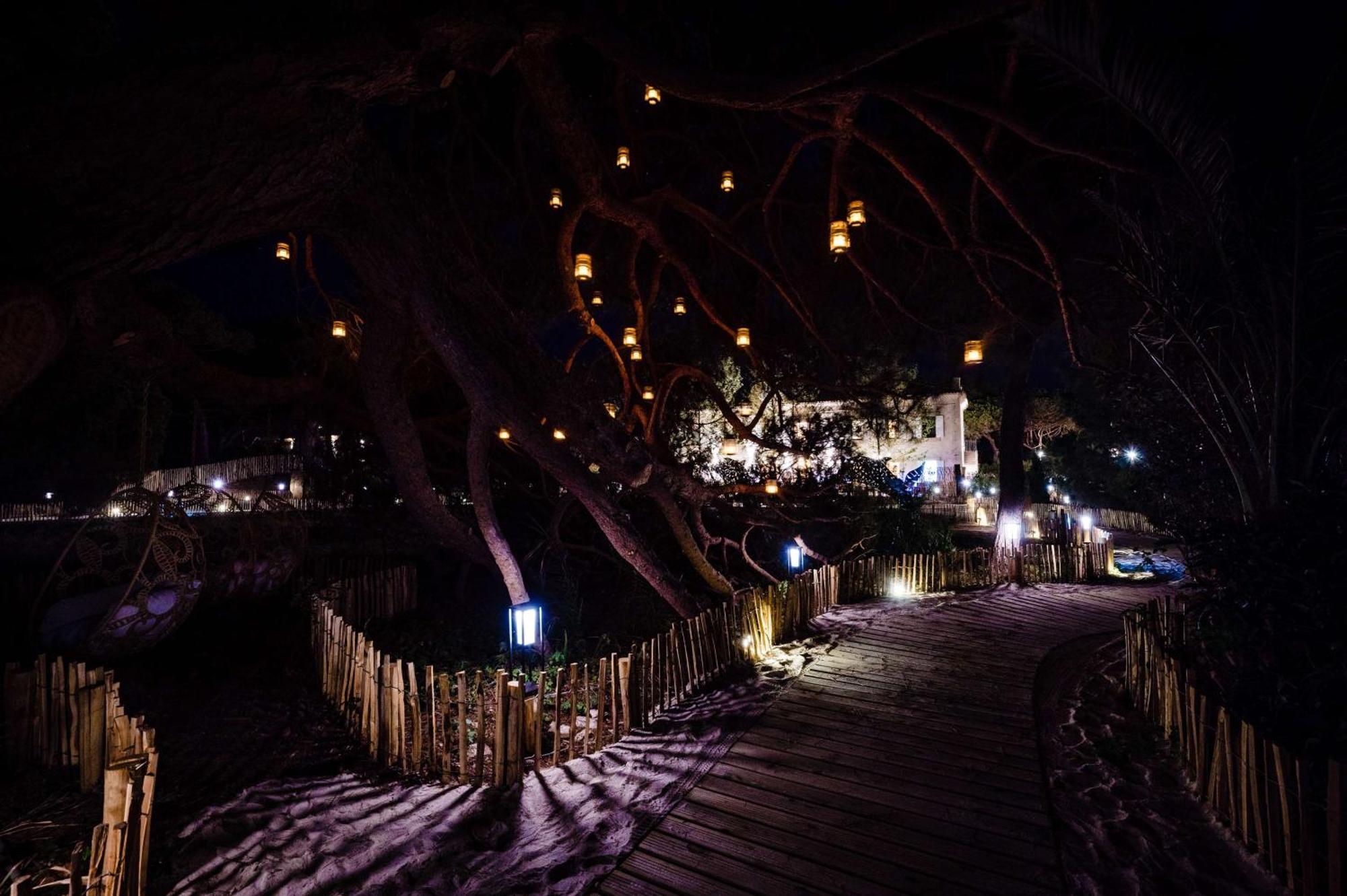 Le Hameau Des Pesquiers Ecolodge & Spa, Curio Collection By Hilton Hyeres Exterior photo