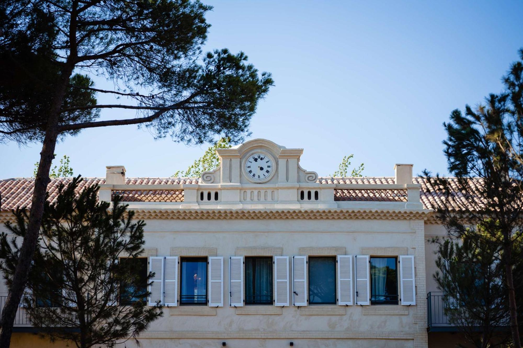 Le Hameau Des Pesquiers Ecolodge & Spa, Curio Collection By Hilton Hyeres Exterior photo