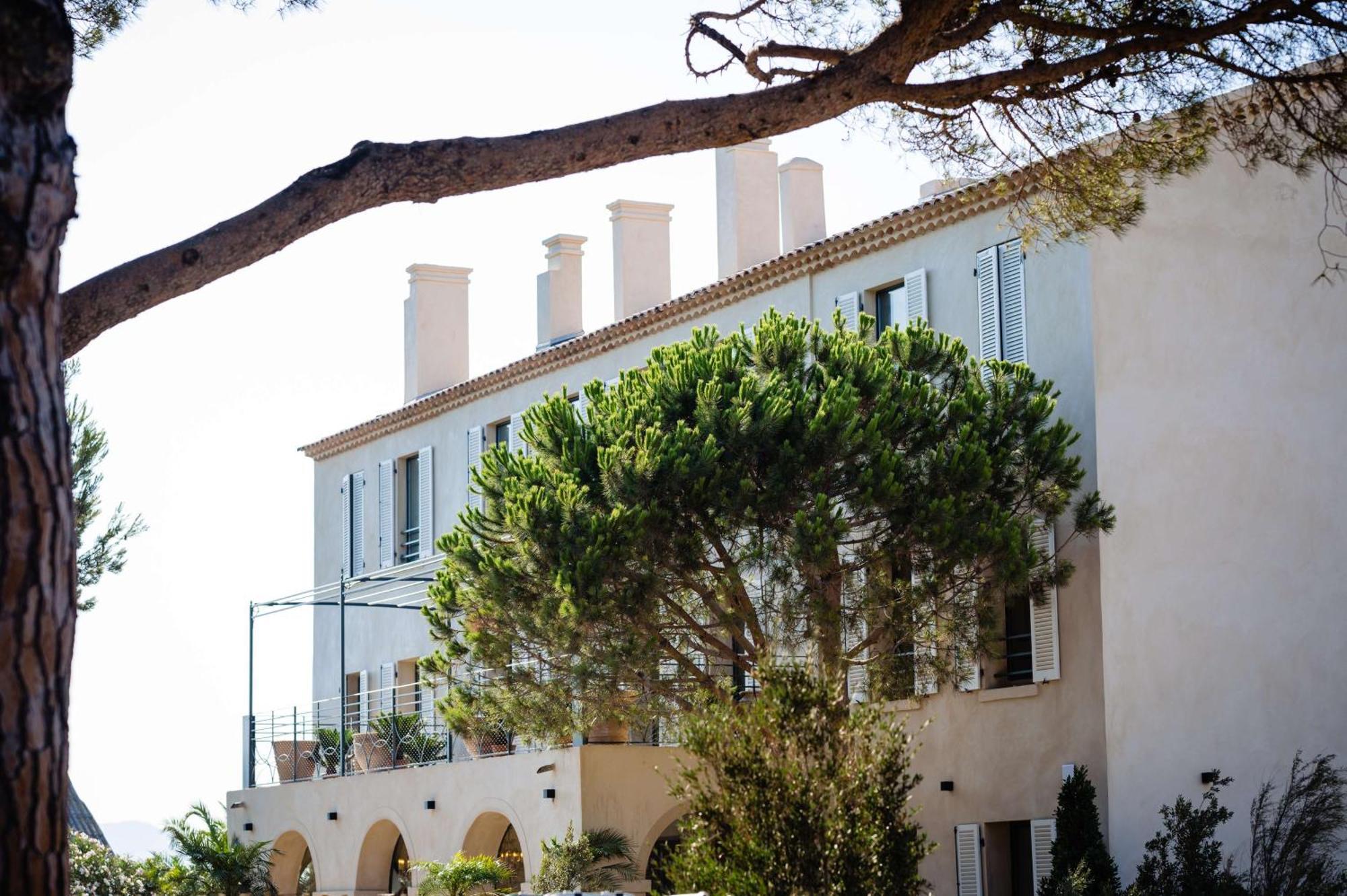 Le Hameau Des Pesquiers Ecolodge & Spa, Curio Collection By Hilton Hyeres Exterior photo