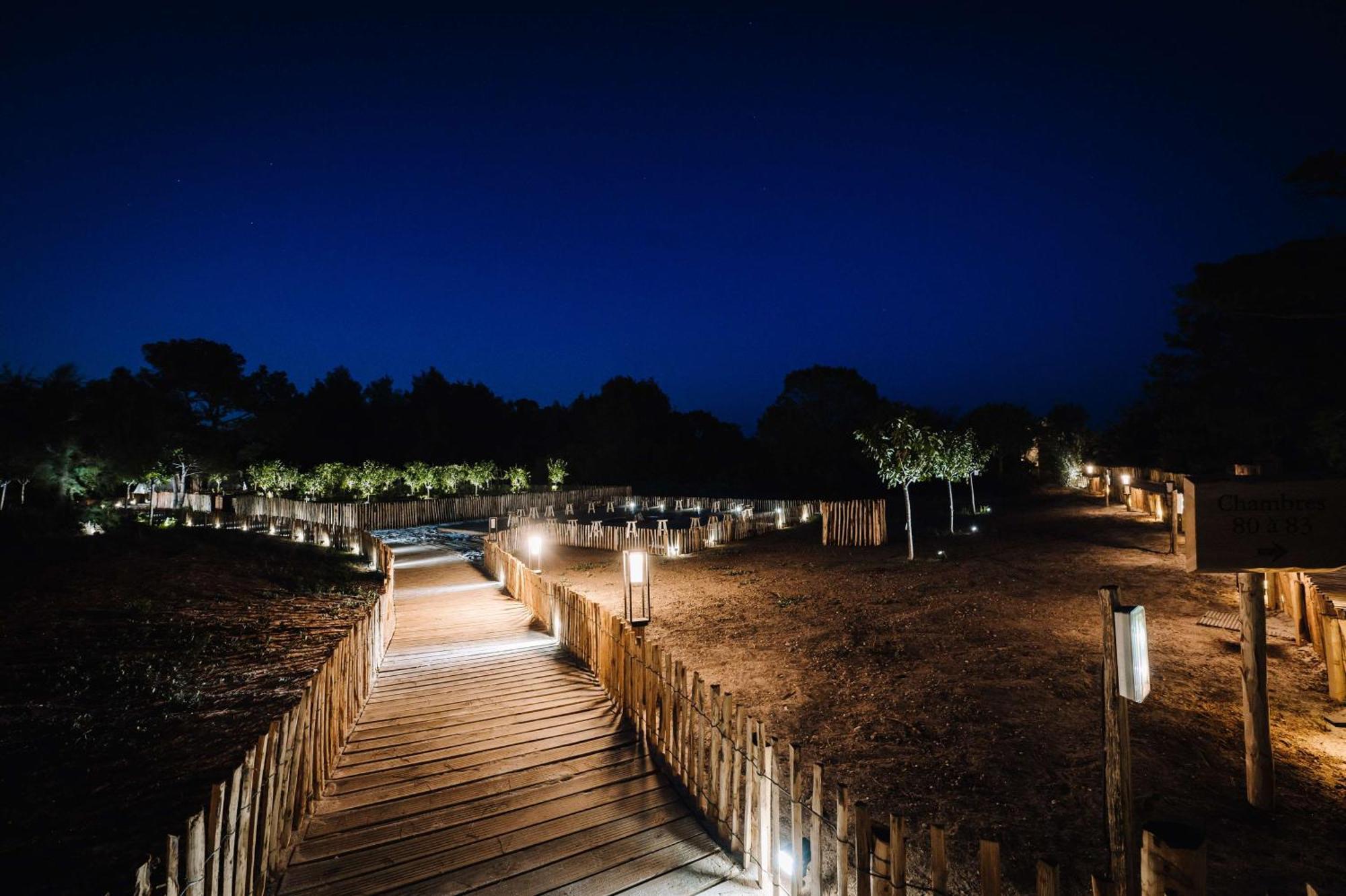 Le Hameau Des Pesquiers Ecolodge & Spa, Curio Collection By Hilton Hyeres Exterior photo