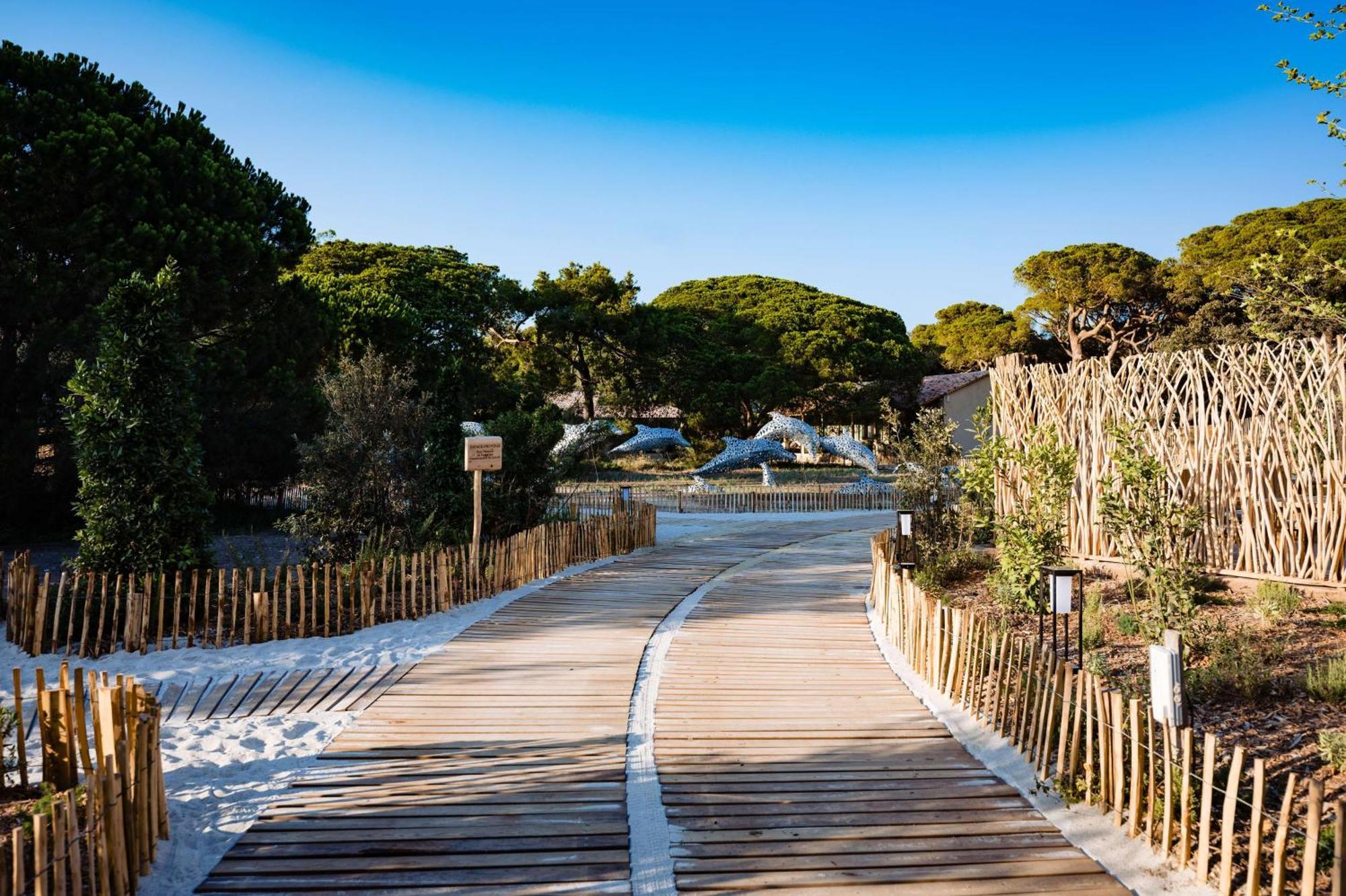 Le Hameau Des Pesquiers Ecolodge & Spa, Curio Collection By Hilton Hyeres Exterior photo